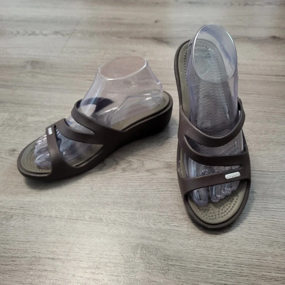 CROCS women size